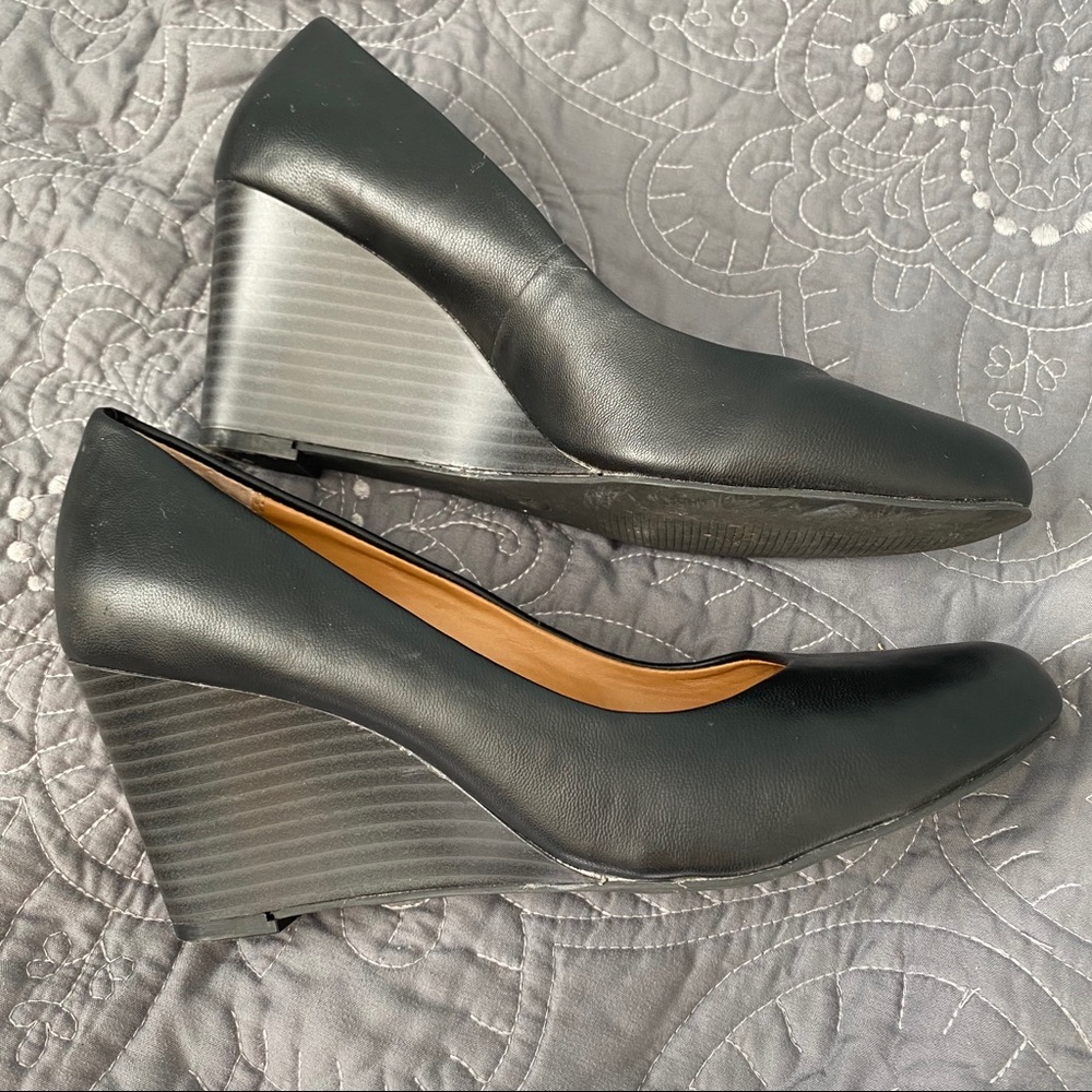 A.n.a black wedges